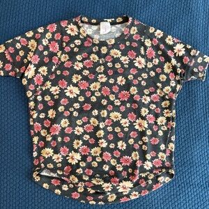 Freeloader black T-shirt with flowers